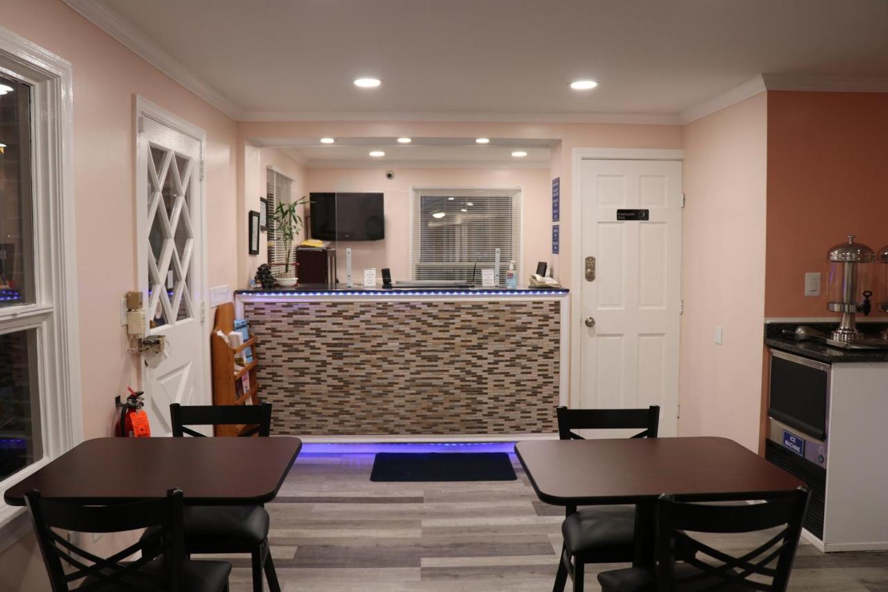 Elite Inn Moosup Extérieur photo
