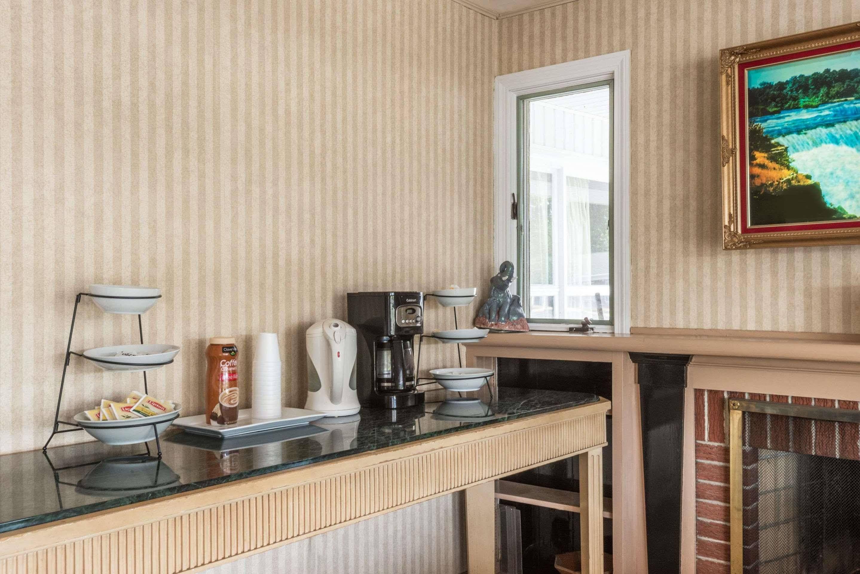Elite Inn Moosup Extérieur photo